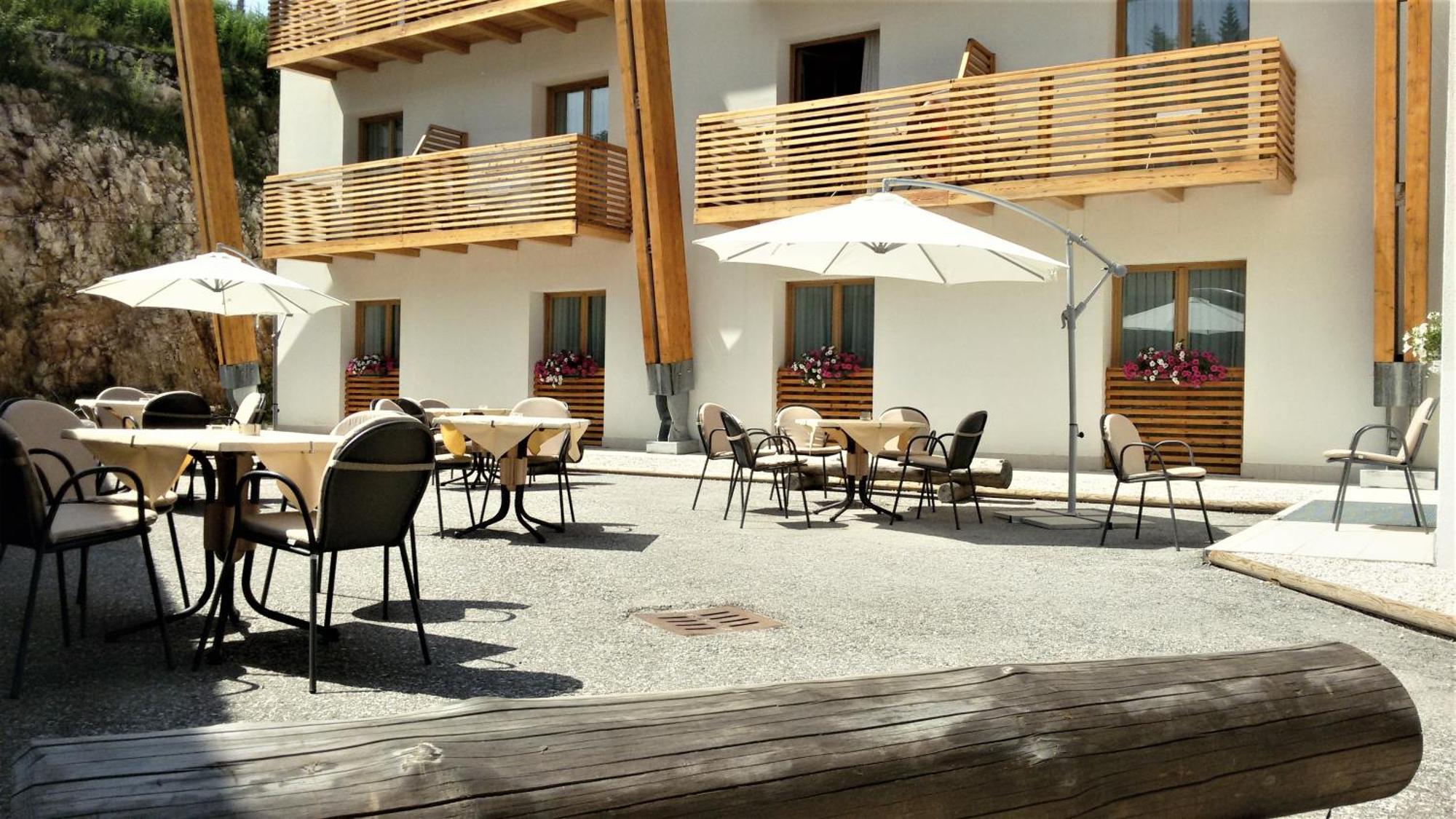 Brenta Dolomites Hotel Vason Bagian luar foto